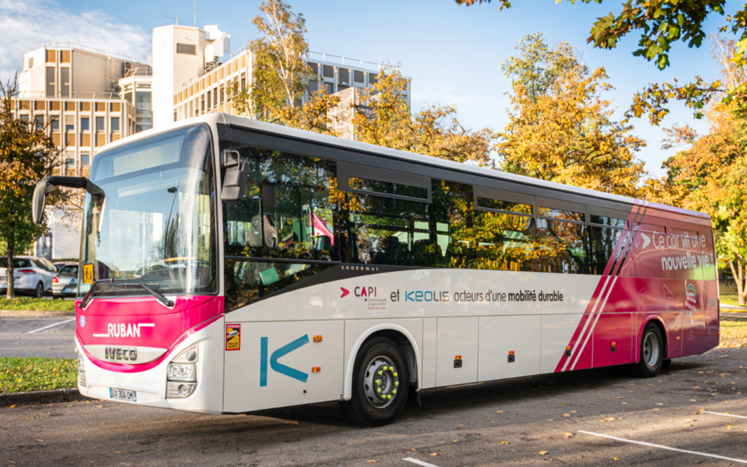 La CAPI et Keolis présentent trois autocars rétrofités