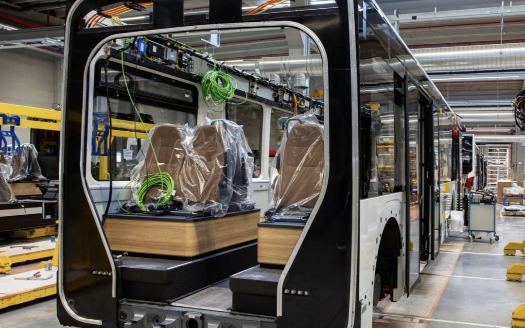 VDL inaugure sa nouvelle usine de Roulers