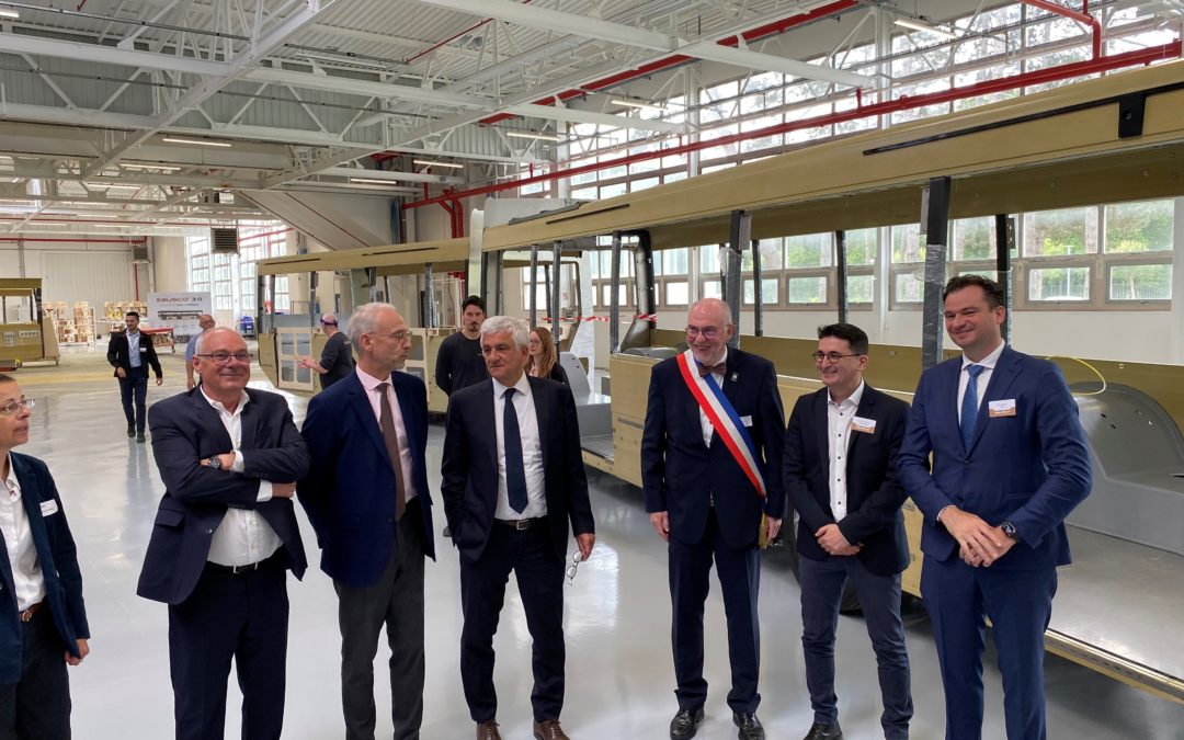 Ebusco inaugure son site de Cléon