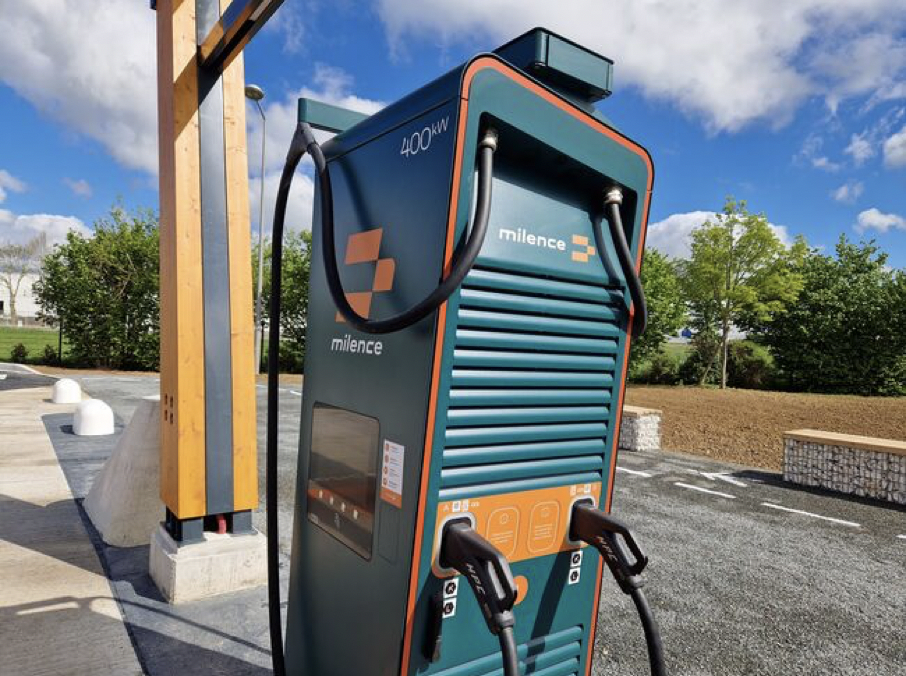 Milence inaugure son premier centre de recharge pour véhicules lourds