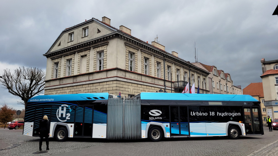 Pologne. Cinq Urbino 18 H2 pour Konin