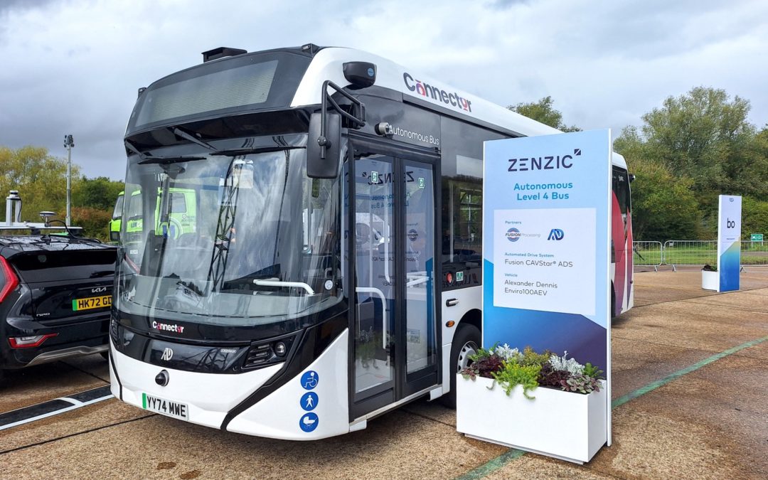Le Alexander Dennis Enviro100AEV présenté au public