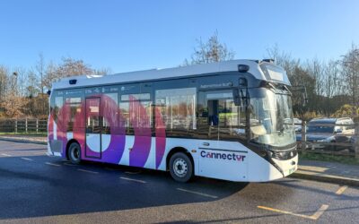 Les bus autonomes Alexander Dennis Enviro100AEV circulent à Cambridge