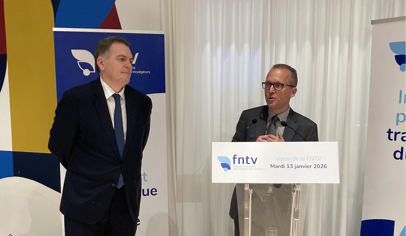Philippe Tabarot, ministre des Transports, et Jean-Sébastien Barrault, président de la FNTV, à la cérémonie de vœux du 13 janvier dernier.