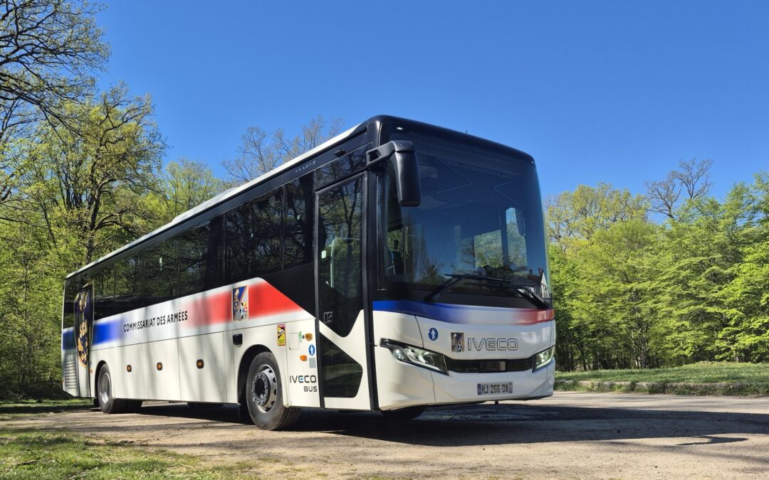 Iveco Bus livre son 350e véhicule à l’Armée française