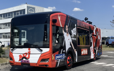 Le Bus Manu sur NRJ reprend la route à bord d’un MAN Lion’s City E