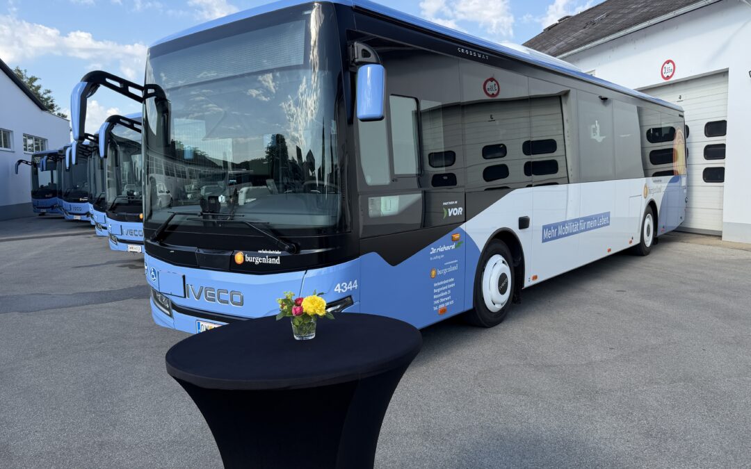 Autriche. Iveco Bus livre 36 Crossway LE au groupe Dr. Richard