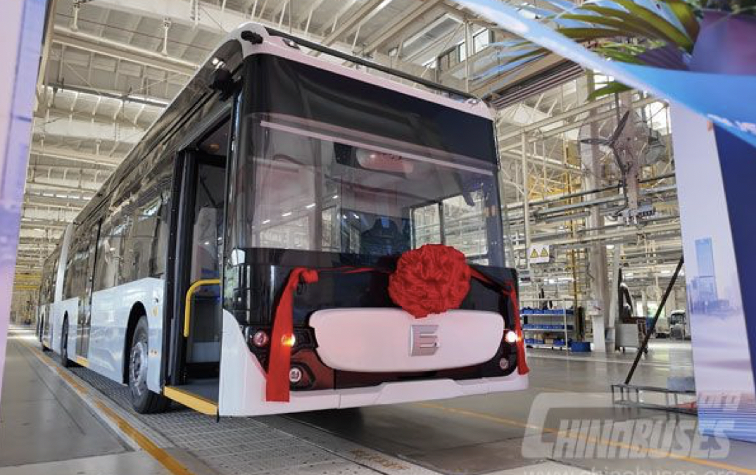 Golden Dragon produit son premier autobus Ebusco en fibre de carbone